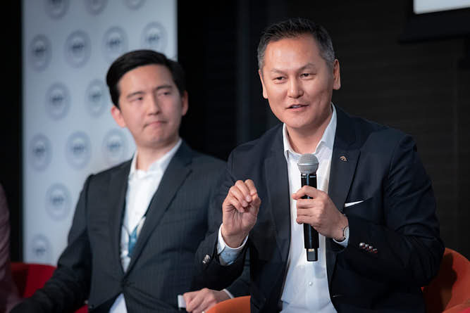 Photography Portfolio by P-O-L-O: ADC-forum-2019-Blockchain-Global-Summit-Sam-Lee-and-Ganhuyag-Hutagt-