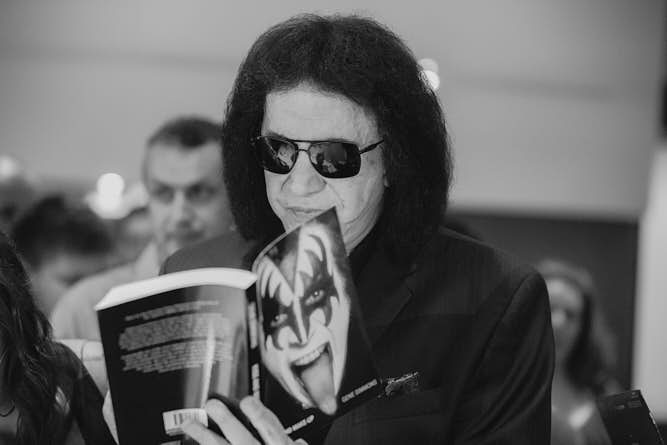 Photography Portfolio by P-O-L-O: Encore-Gene-Simmons-One-Day-at-the-G-Book-Signing-