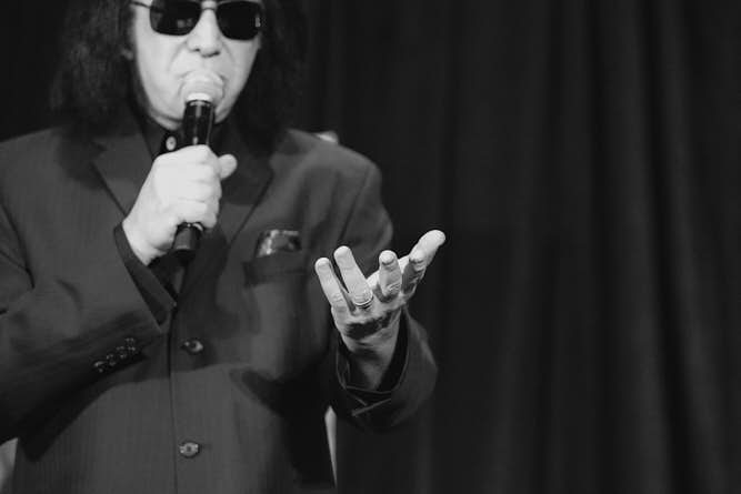 Photography Portfolio by P-O-L-O: Encore-Gene-Simmons-One-Day-at-the-G-Hand-